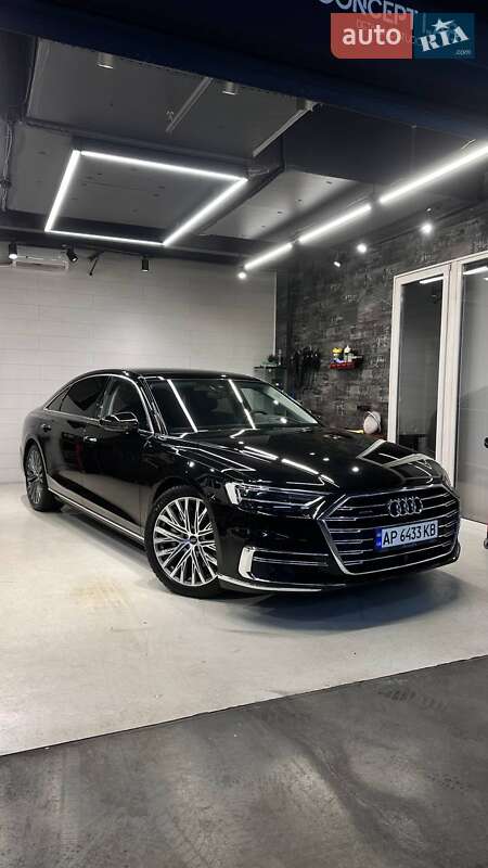 Седан Audi A8 2019 в 