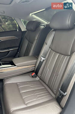 Седан Audi A8 2018 в 