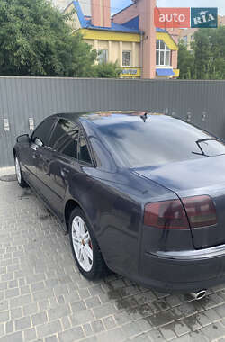 Седан Audi A8 2004 в 