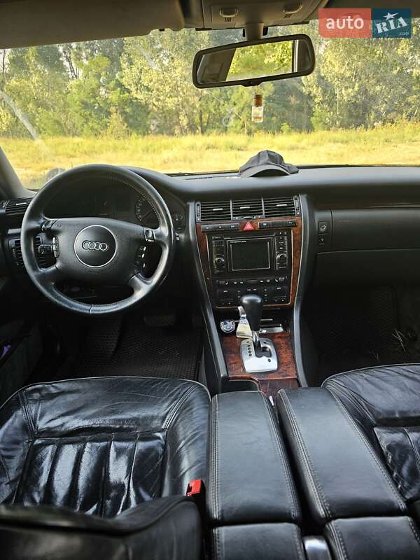 Седан Audi A8 2001 в Павлограде