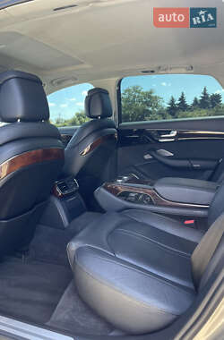 Седан Audi A8 2013 в Одесі