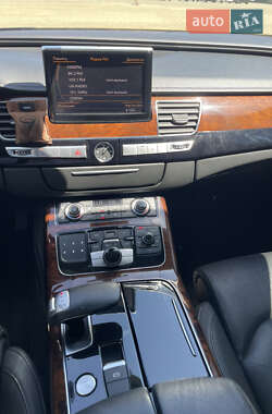 Седан Audi A8 2013 в Одесі