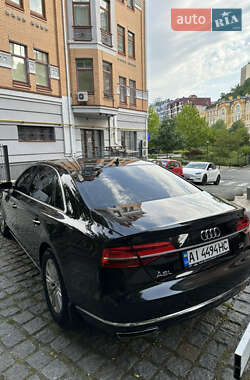 Седан Audi A8 2017 в 
