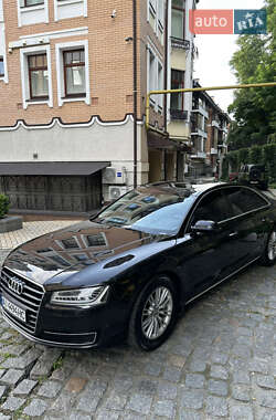 Седан Audi A8 2017 в 