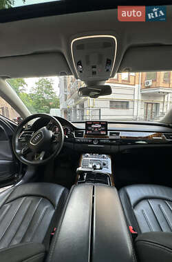Седан Audi A8 2017 в 