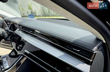 Седан Audi A8 2018 в 