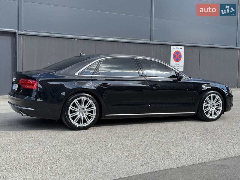 Седан Audi A8 2013 в Києві