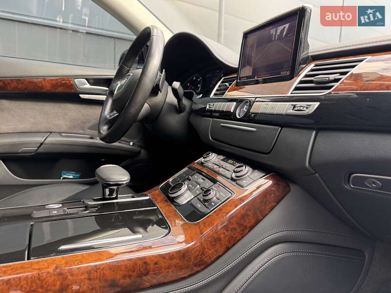 Седан Audi A8 2013 в Києві