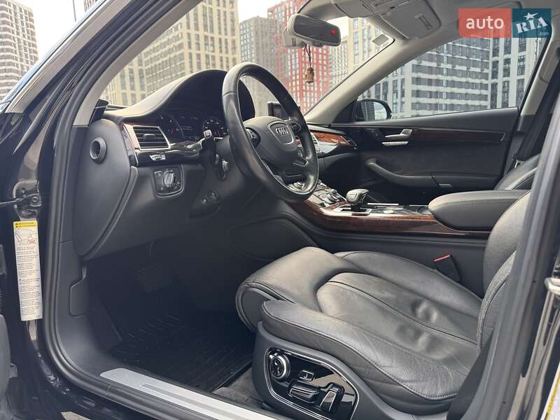 Седан Audi A8 2013 в Києві