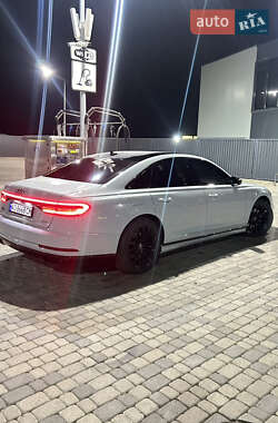 Седан Audi A8 2018 в Мукачево