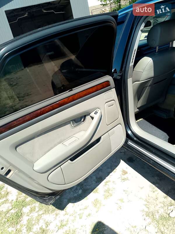 Седан Audi A8 2005 в Києві