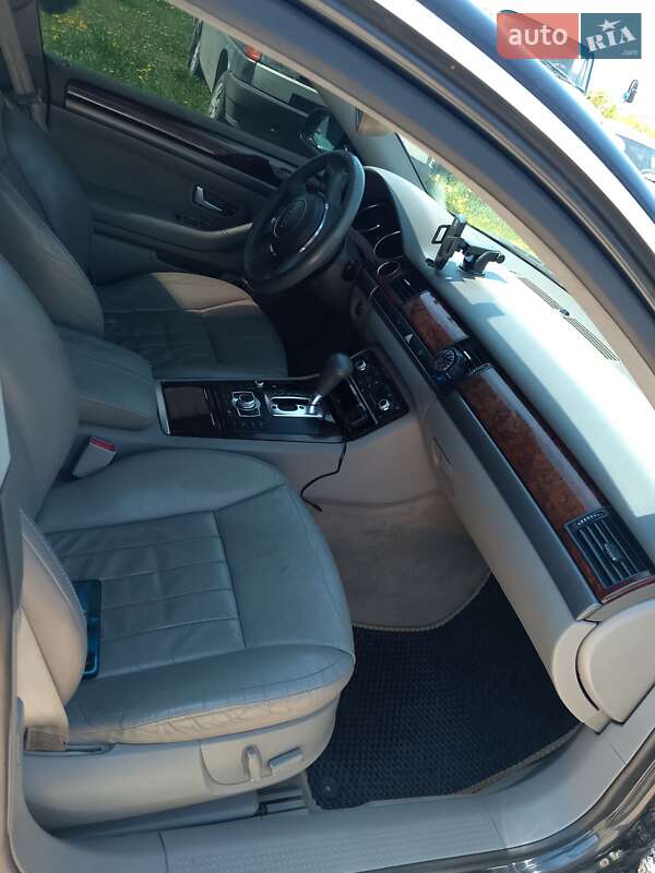 Седан Audi A8 2005 в Києві