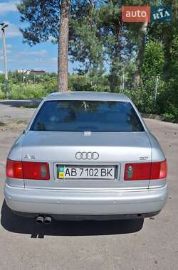 Седан Audi A8 2000 в 
