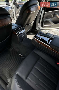 Седан Audi A8 2019 в 