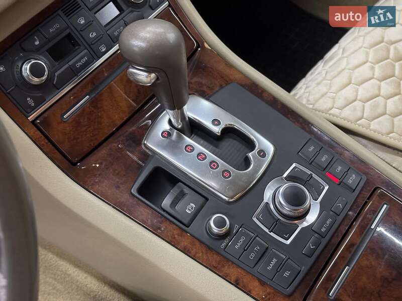 Седан Audi A8 2007 в Кропивницькому