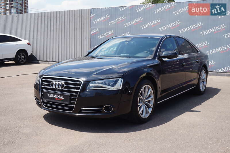 Седан Audi A8 2013 в Одесі