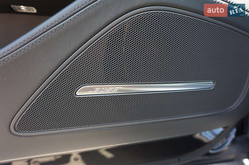 Седан Audi A8 2013 в Одесі