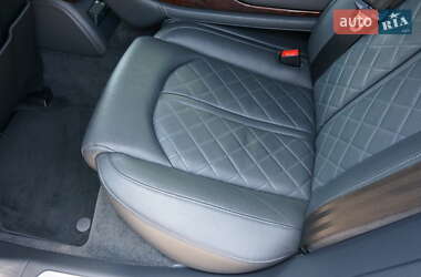 Седан Audi A8 2013 в 