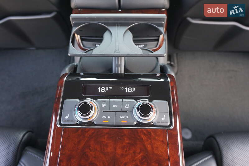 Седан Audi A8 2013 в Одесі