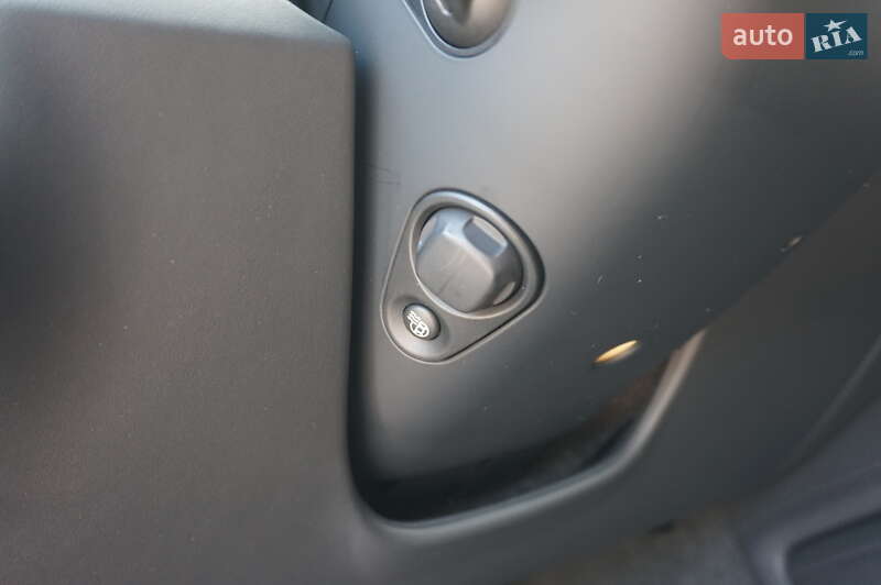 Седан Audi A8 2013 в Одесі