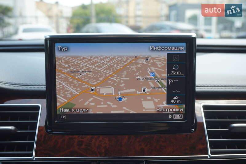 Седан Audi A8 2013 в Одесі