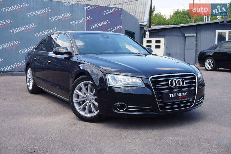 Седан Audi A8 2013 в Одесі