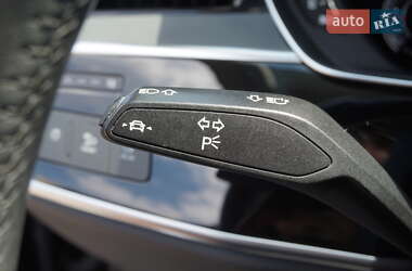 Седан Audi A8 2020 в 