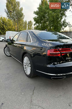 Седан Audi A8 2015 в 