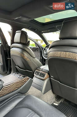 Седан Audi A8 2015 в 