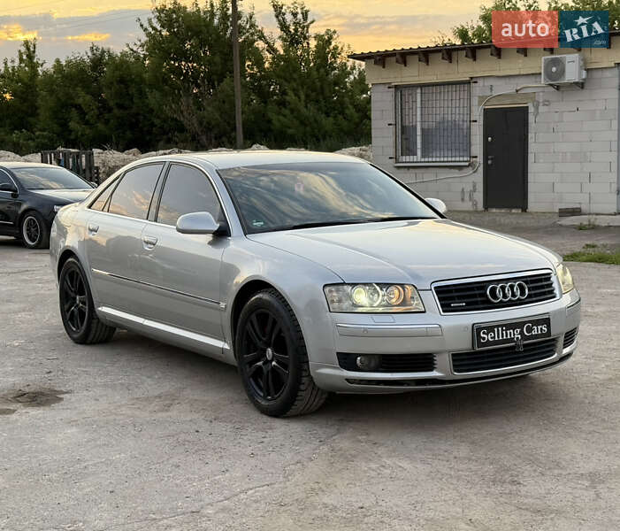 Седан Audi A8 2004 в Рівному