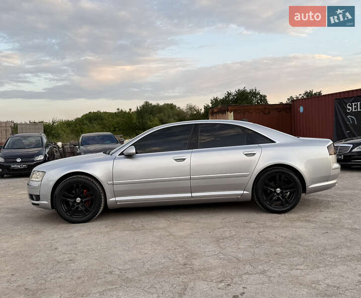Седан Audi A8 2004 в Рівному