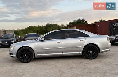 Седан Audi A8 2004 в 