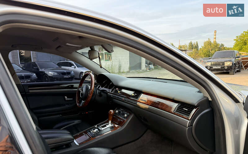 Седан Audi A8 2004 в Рівному