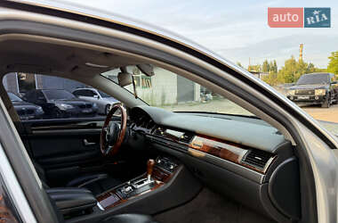 Седан Audi A8 2004 в 