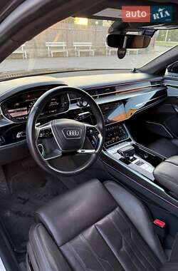 Седан Audi A8 2018 в 