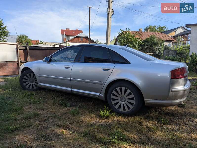 Седан Audi A8 2007 в Самборі