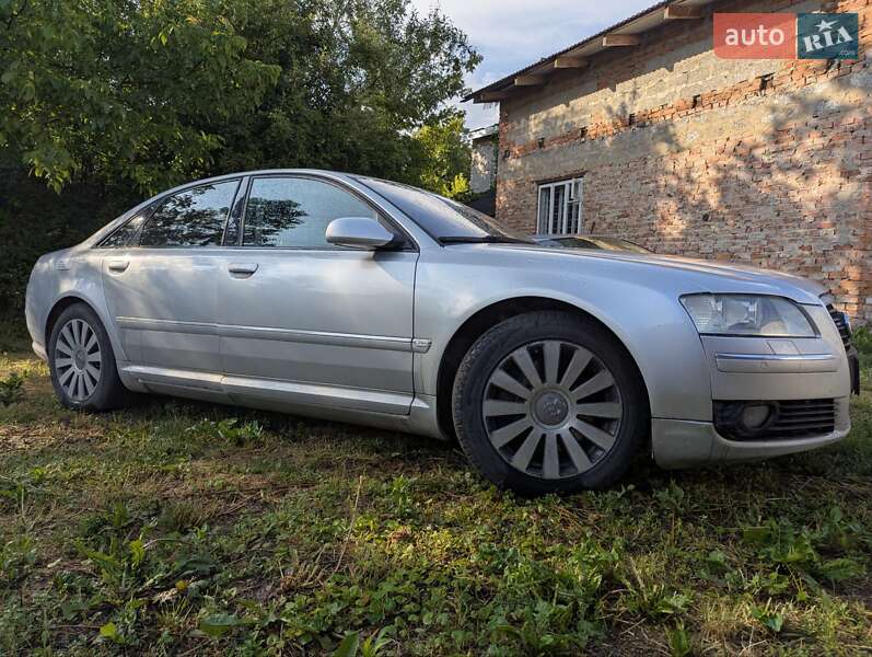 Седан Audi A8 2007 в Самборі