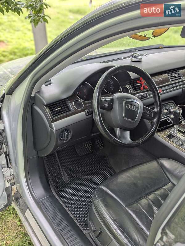 Седан Audi A8 2007 в Самборі