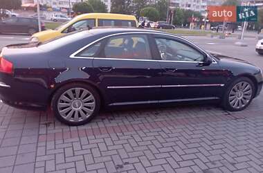 Седан Audi A8 2004 в 