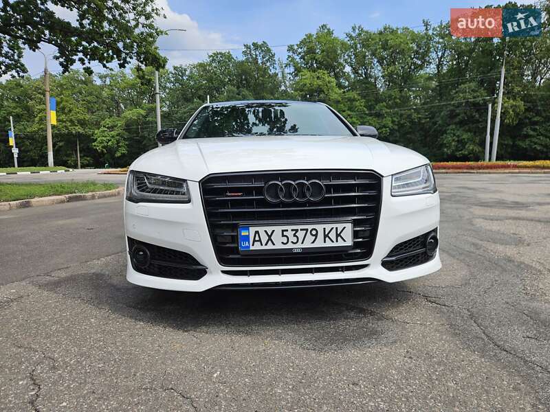 Седан Audi A8 2012 в Харкові