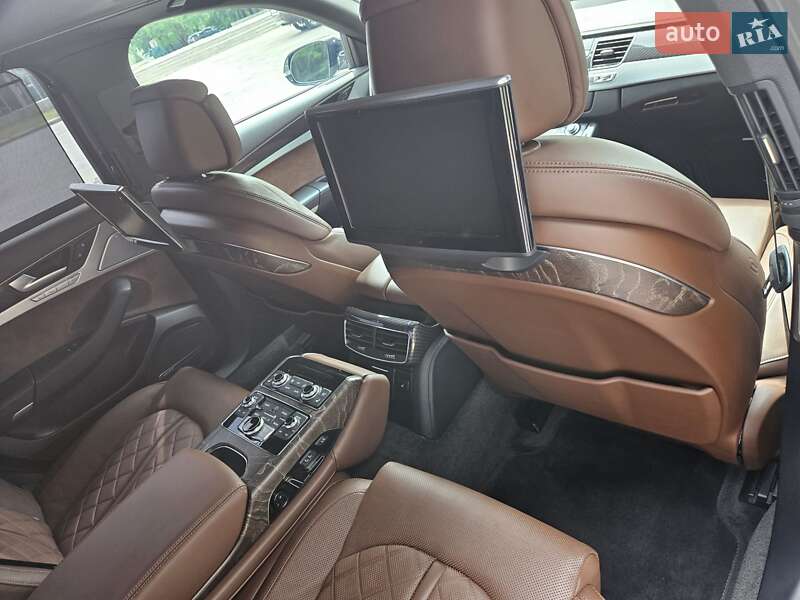 Седан Audi A8 2012 в Харкові