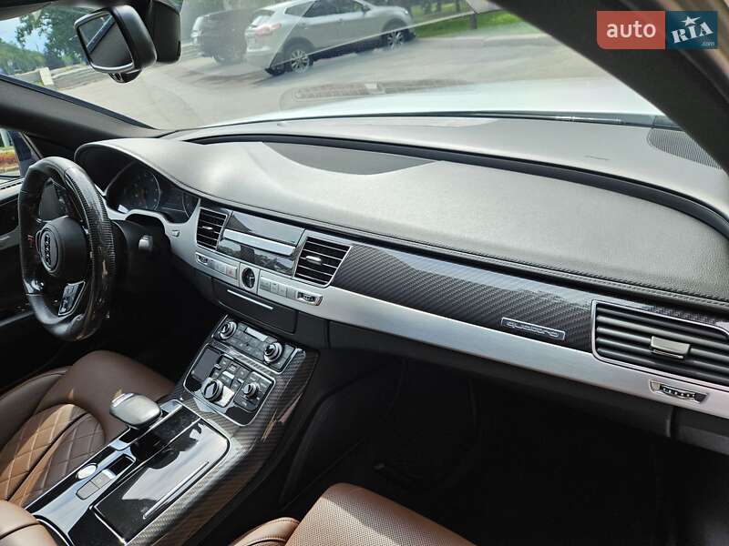 Седан Audi A8 2012 в Харкові