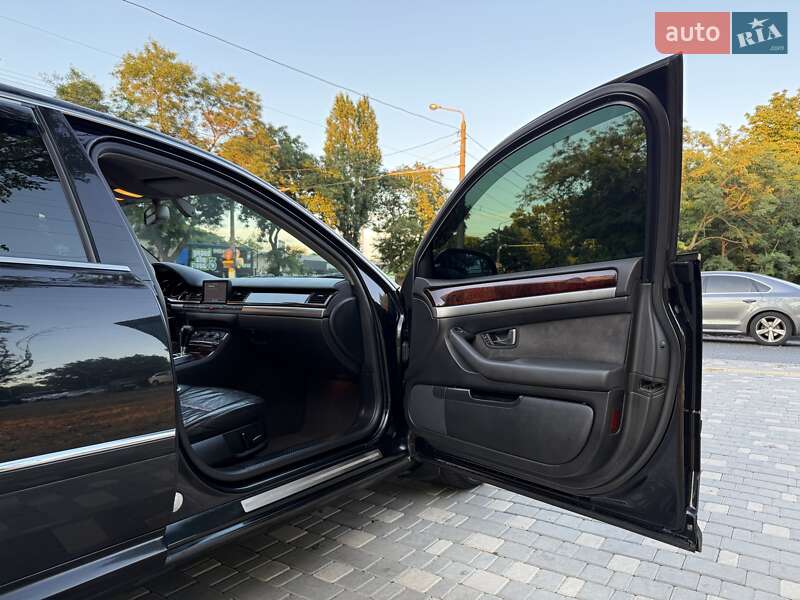 Седан Audi A8 2006 в Одесі