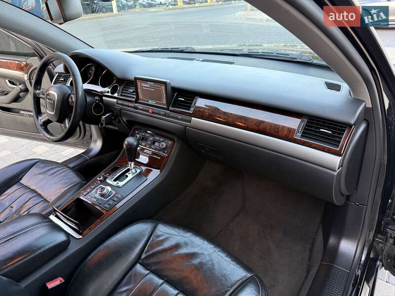 Седан Audi A8 2006 в Одесі