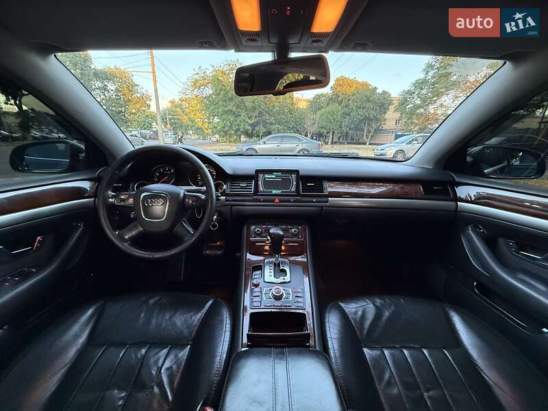 Седан Audi A8 2006 в Одесі