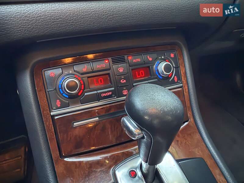 Седан Audi A8 2006 в Одесі