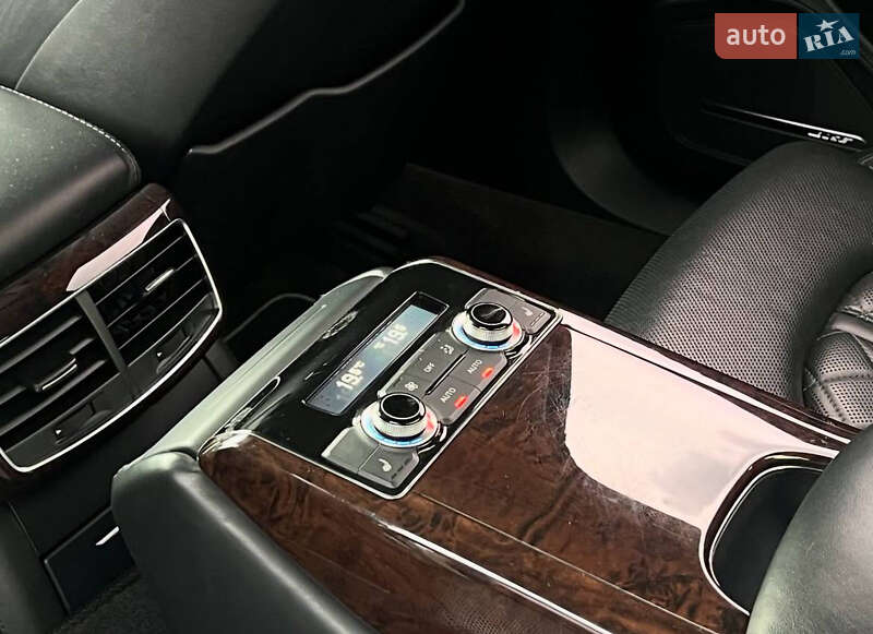 Седан Audi A8 2011 в Запорожье