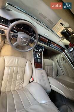 Седан Audi A8 2006 в 
