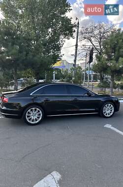 Седан Audi A8 2017 в 