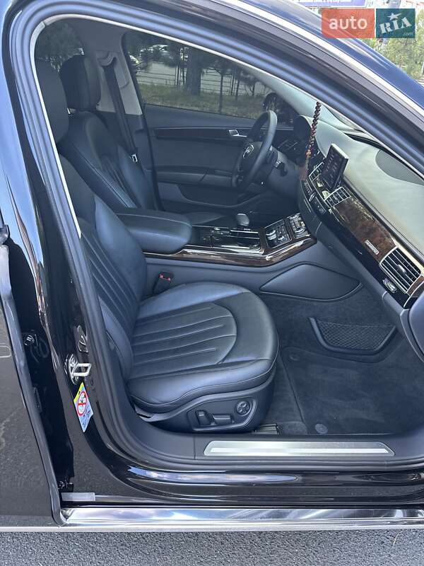 Седан Audi A8 2017 в Одессе